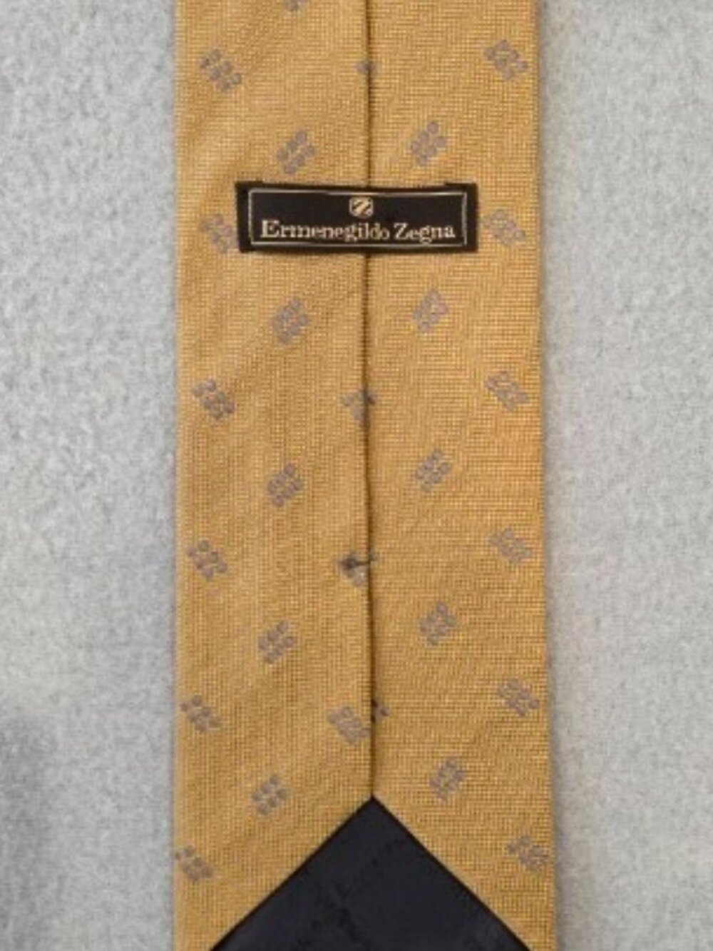 Ermenegildo Zegna Men's Silk Yellow/Brown Mustard Color Tie w/ 6 Blue Dots 3.55"